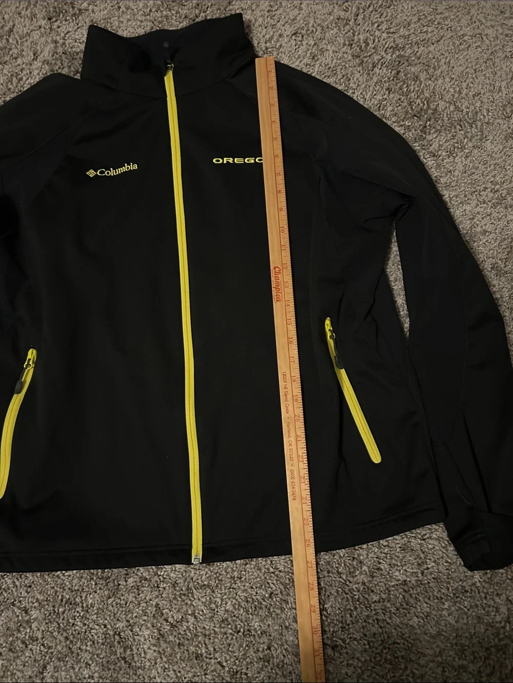 Oregon Ducks Columbia Black Jacket with Yellow Zippers Omni heat
